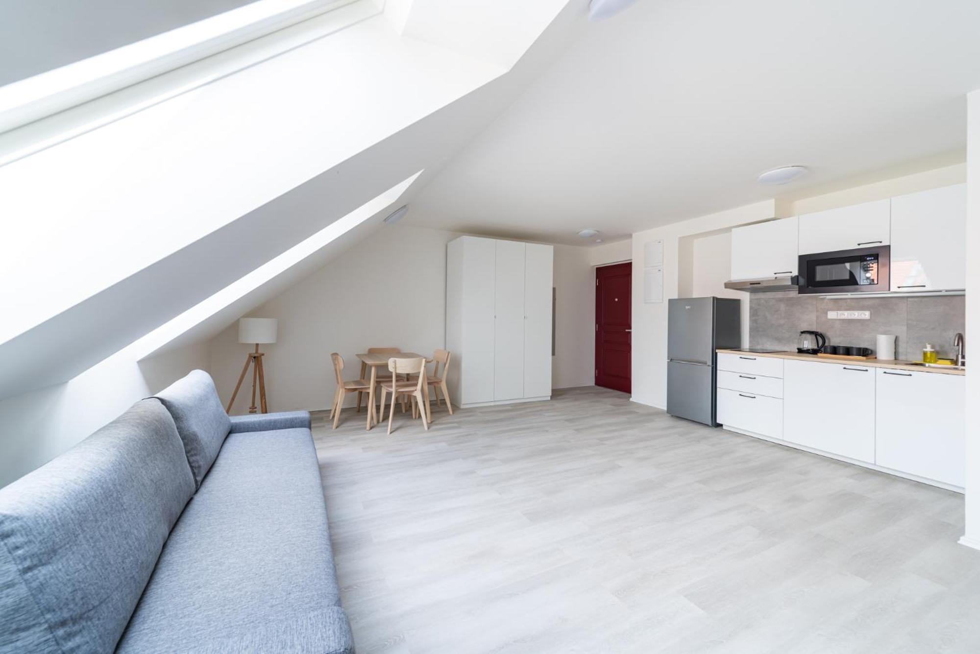 Apartments Borivojova 63 Прага Екстериор снимка