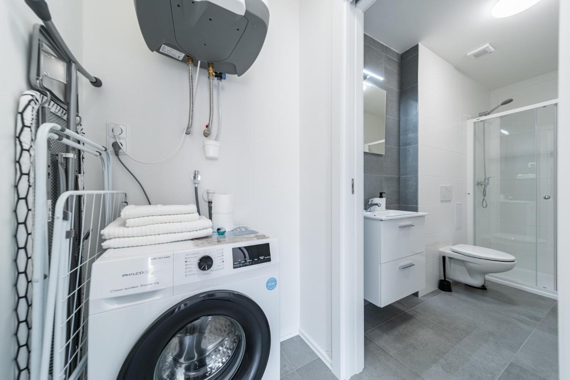 Apartments Borivojova 63 Прага Екстериор снимка