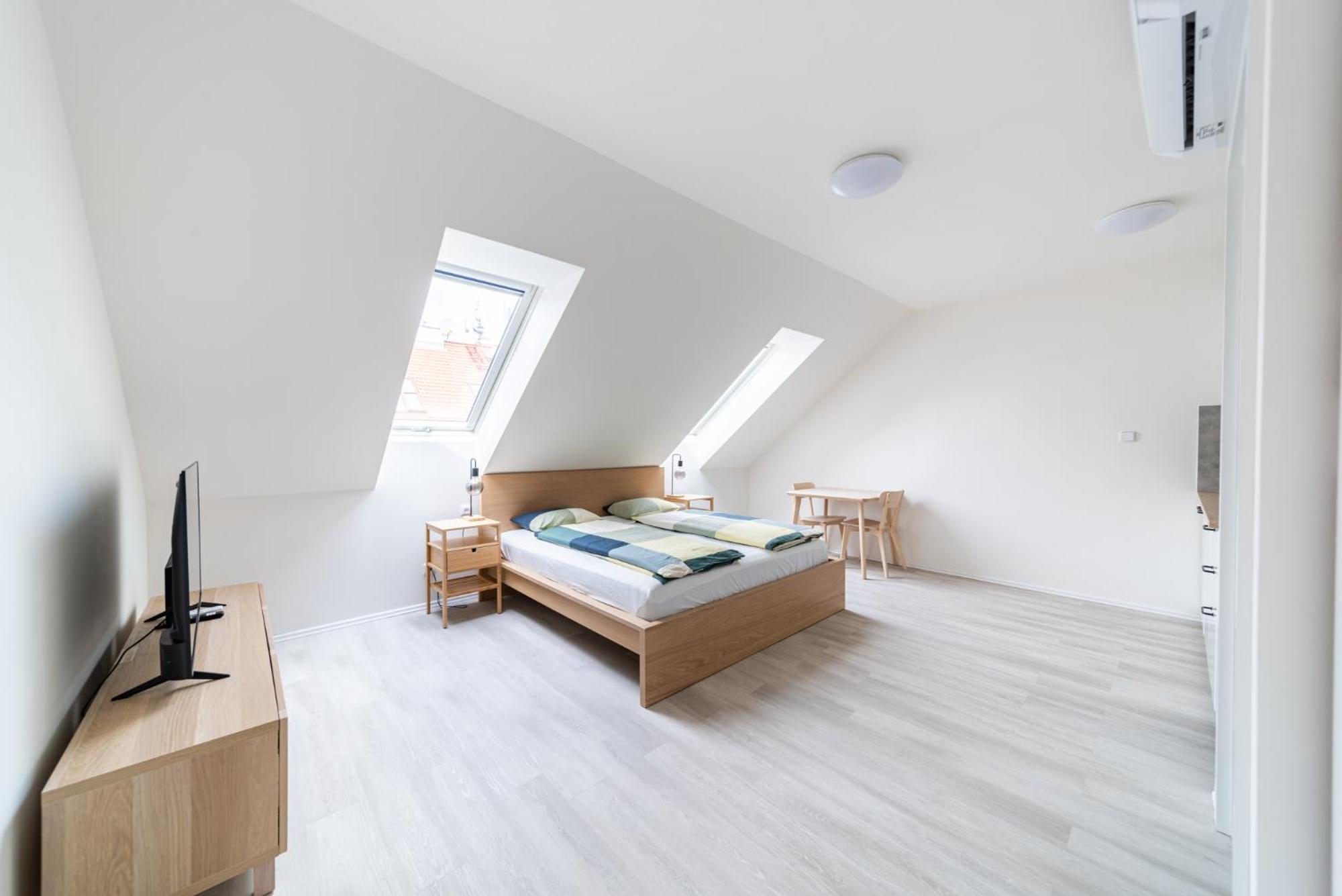 Apartments Borivojova 63 Прага Екстериор снимка