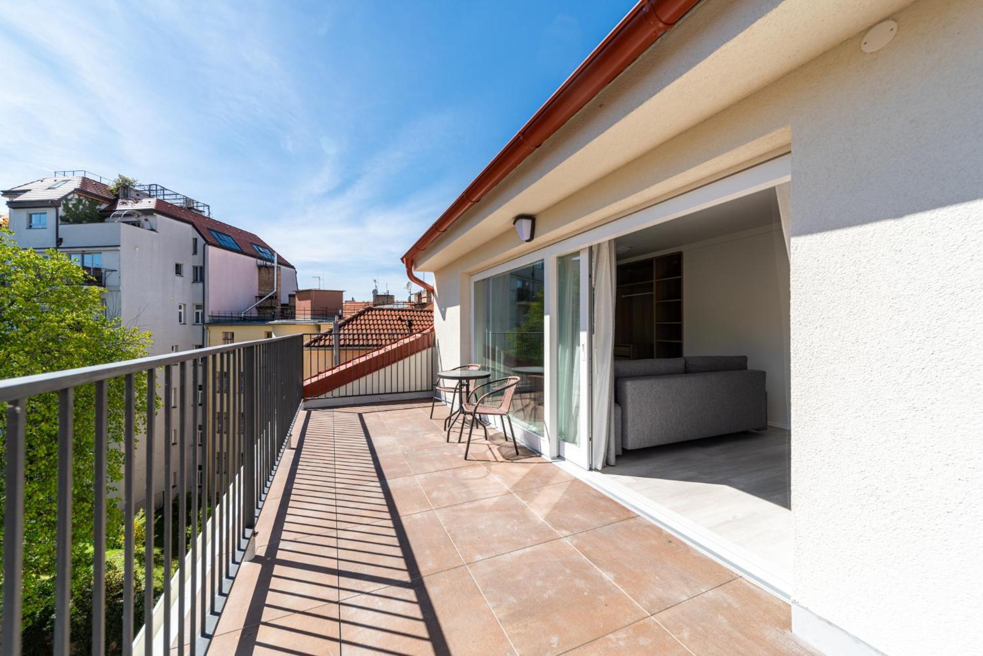 Apartments Borivojova 63 Прага Екстериор снимка