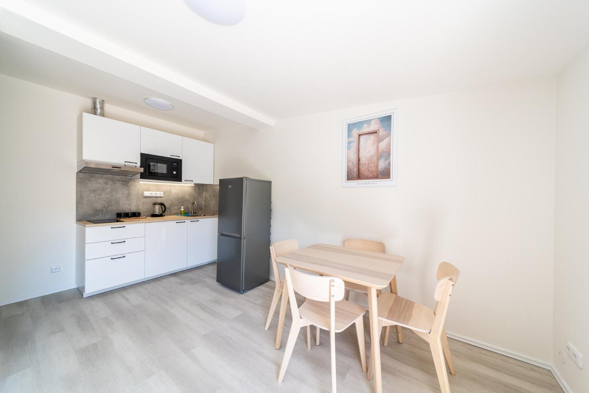 Apartments Borivojova 63 Прага Екстериор снимка
