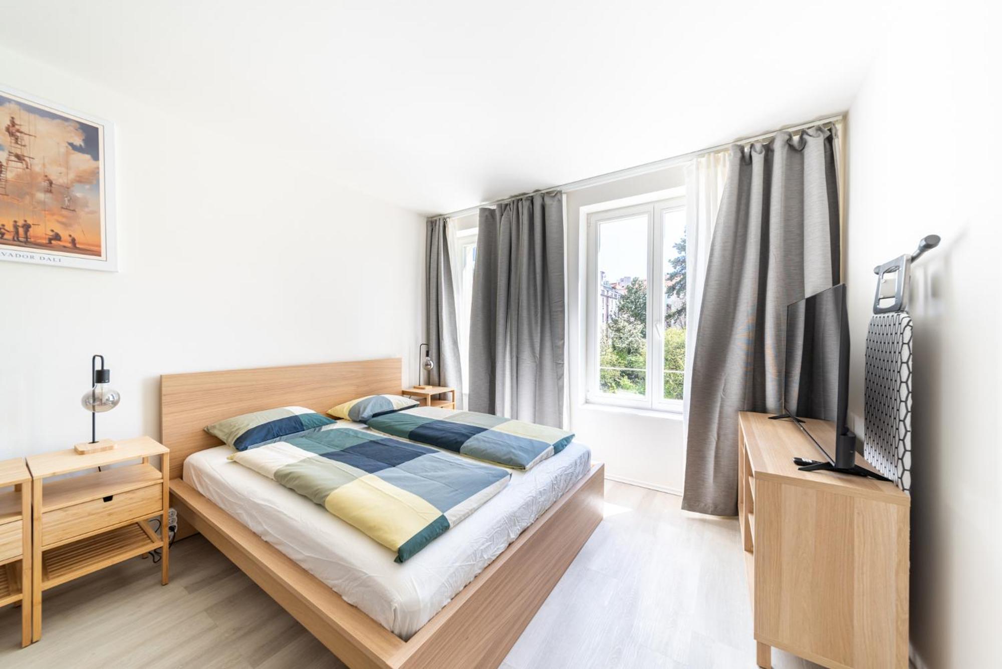 Apartments Borivojova 63 Прага Екстериор снимка